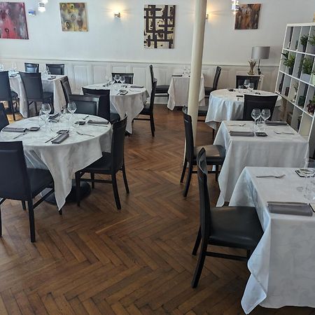 Logis Hotel Restaurant De La Poste ポンジボー エクステリア 写真