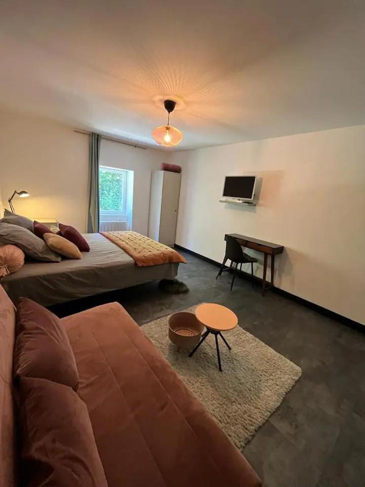 Logis Hotel Restaurant De La Poste ポンジボー エクステリア 写真