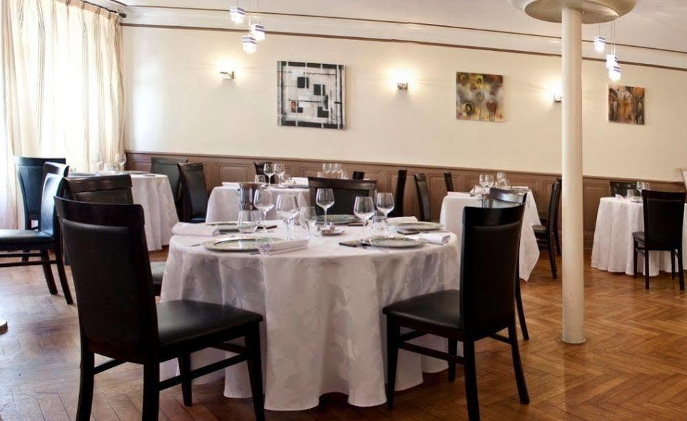 Logis Hotel Restaurant De La Poste ポンジボー エクステリア 写真