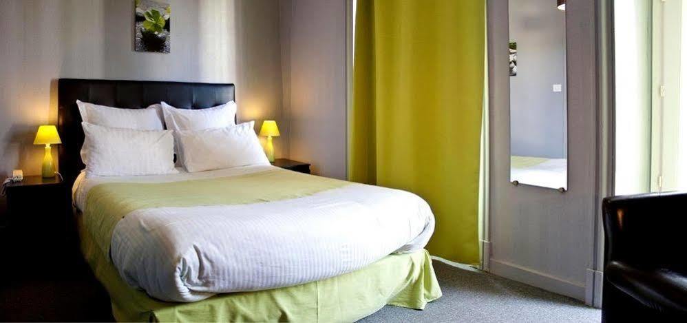 Logis Hotel Restaurant De La Poste ポンジボー エクステリア 写真